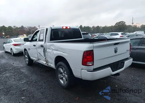 2019 Ram 1500 Classic Express 4X4 6'4 Box z USA, uszkodzony, nr VIN 1C6RR7FG7KS504201